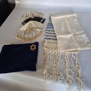 Jewish Tallit & Assorted Kippahs Set Prayer Shawl, Tallit Bag, and 5 Yarmulkes